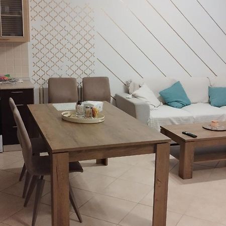 V2 Lux Apartment Alexandroupolis Buitenkant foto